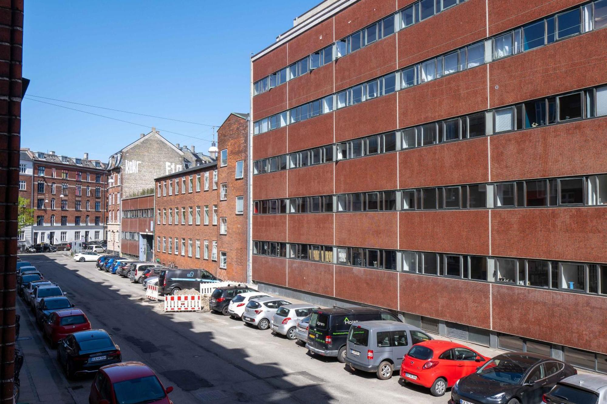 Lovely In Vibrant Area Of Apartamento