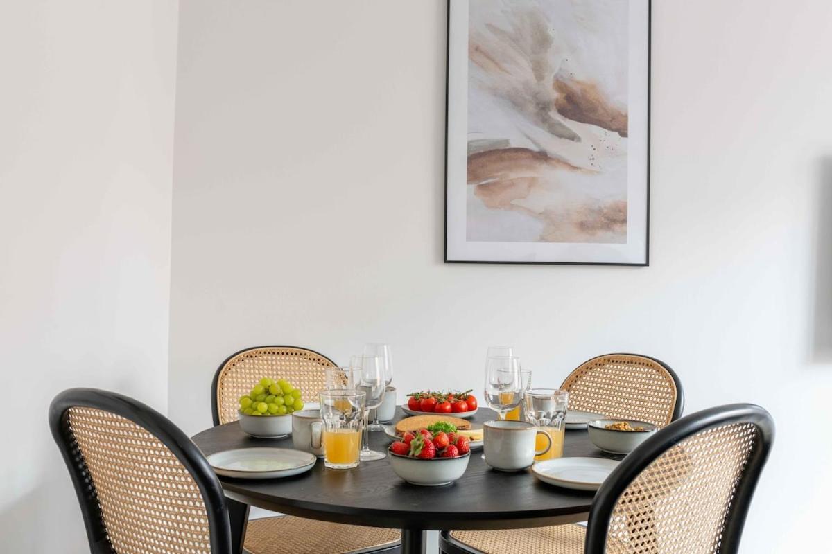 Apartamento Lovely In Vibrant Area Of
