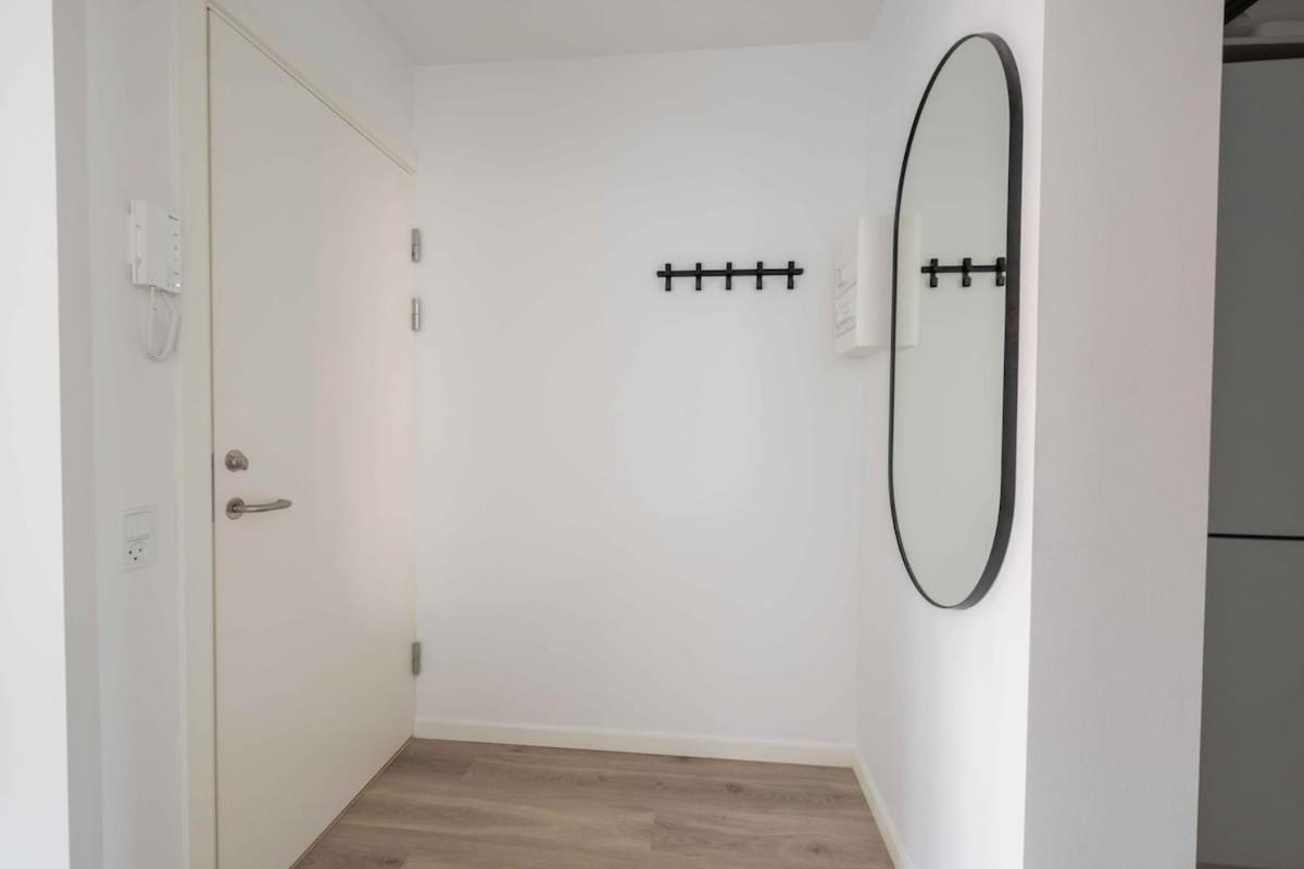 Apartamento Lovely In Vibrant Area Of *