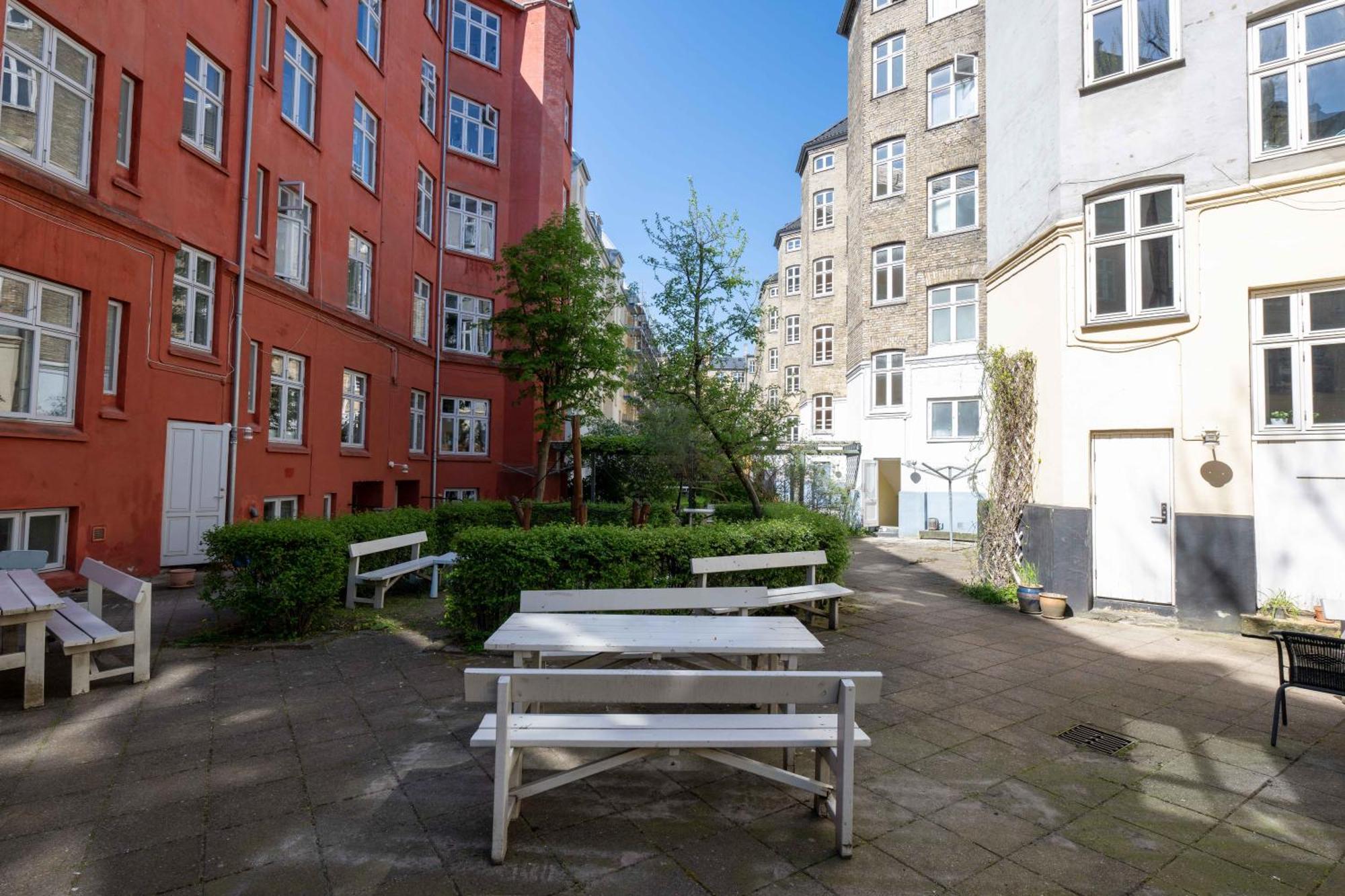 Lovely In Vibrant Area Of Apartament *