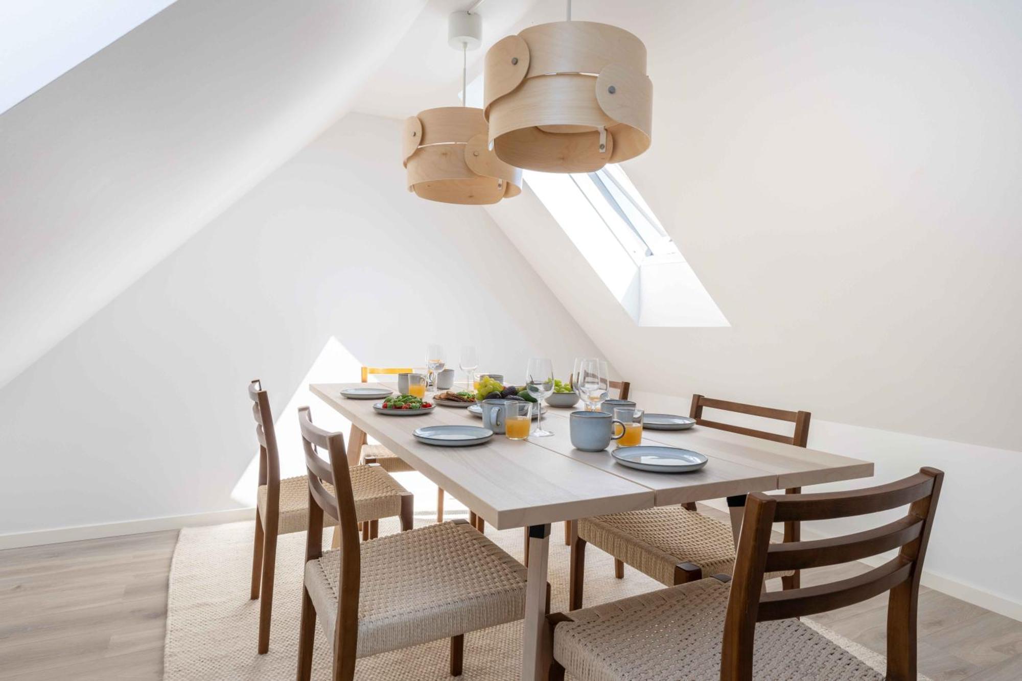 Lovely In Vibrant Area Of Apartament *