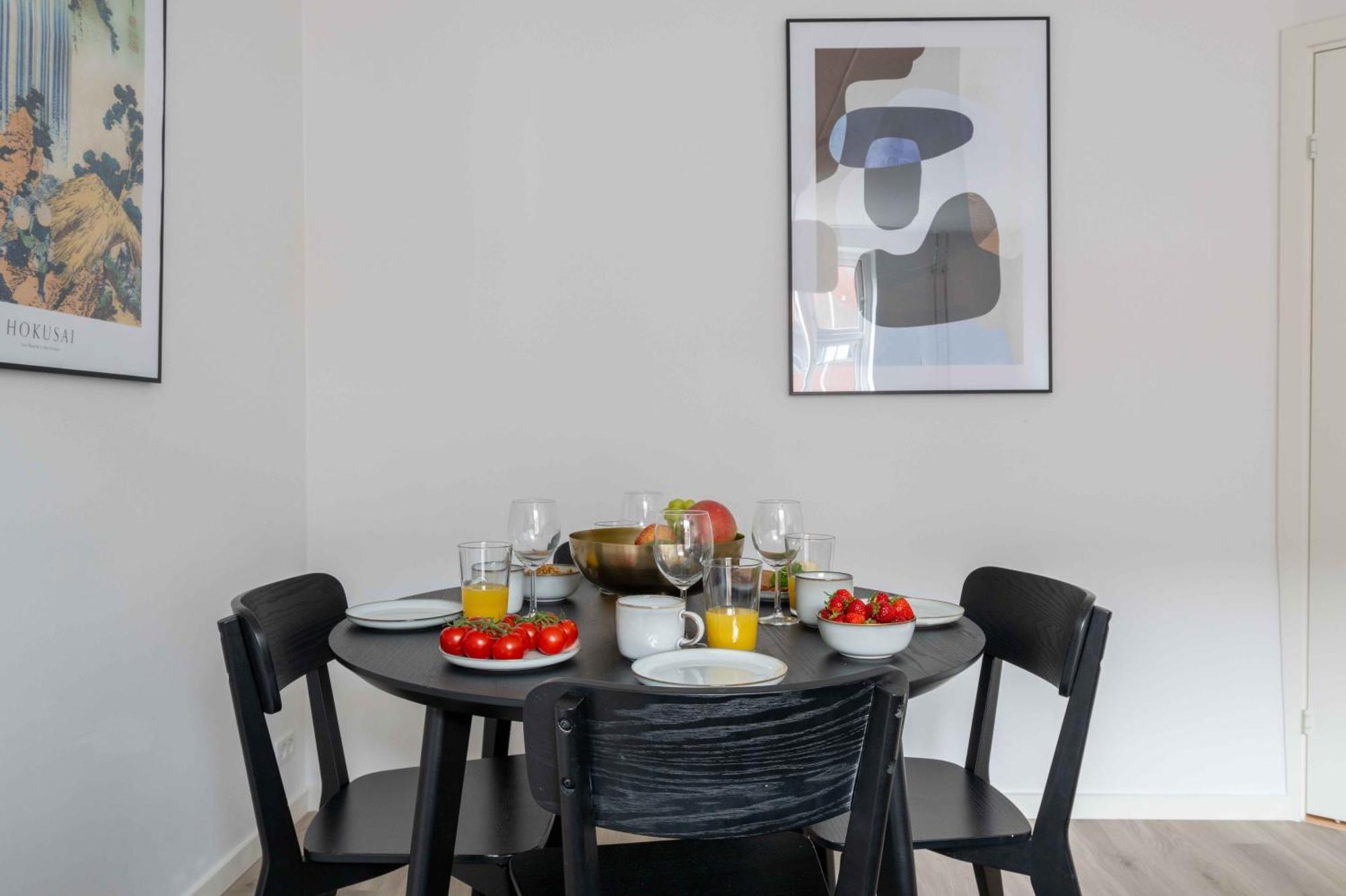 Lovely In Vibrant Area Of Apartament
