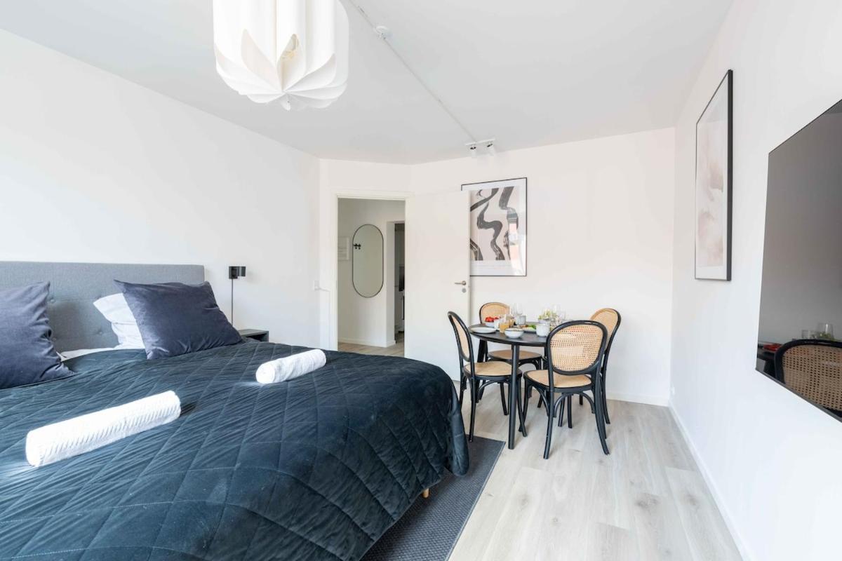 Apartament Lovely In Vibrant Area Of *